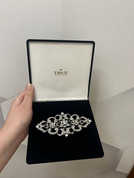 Брошка соібна з камінням