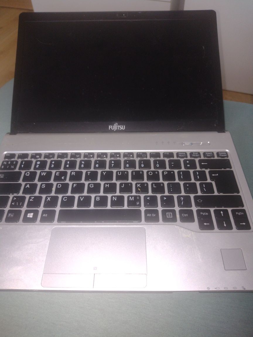 Laptop Fujitsu s936