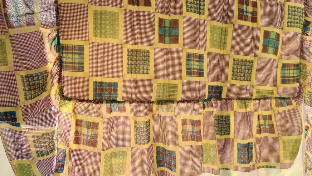 Edredon de meia estacao muito bonito como novo