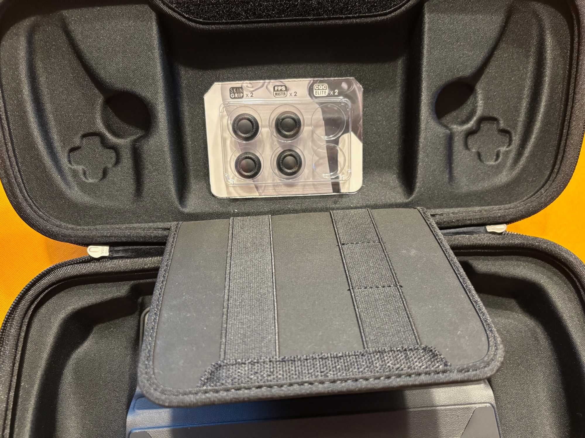 Play Station Portal + Spigen: Screen Protector, Case, Etui + Dodatki