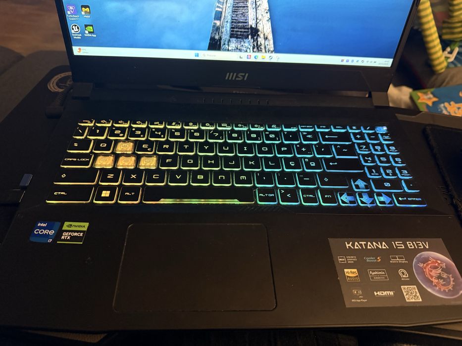 Katana 15 B13VGK RTX 4070 + 32GB RAM