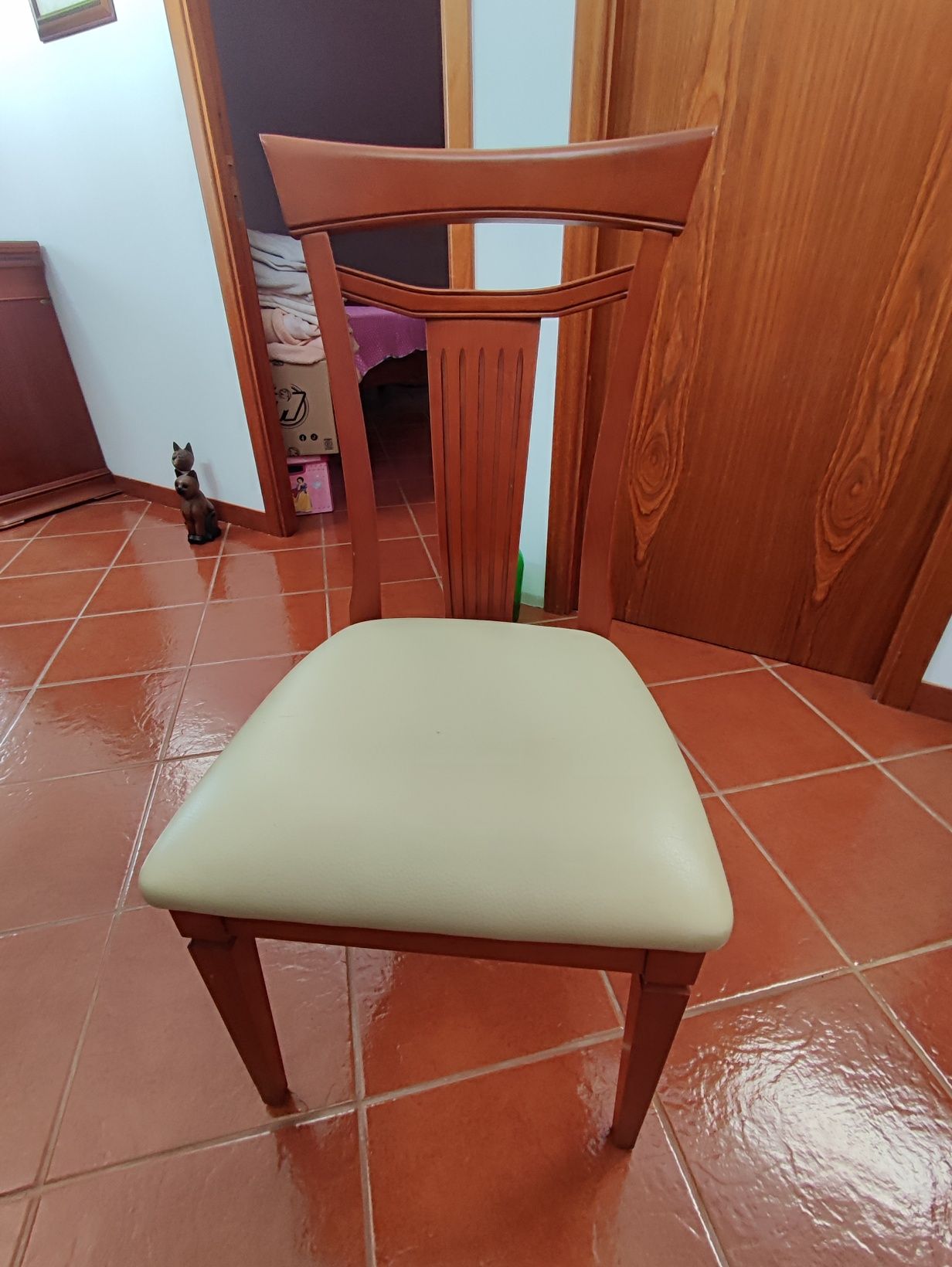 Moveis e mesa de sala