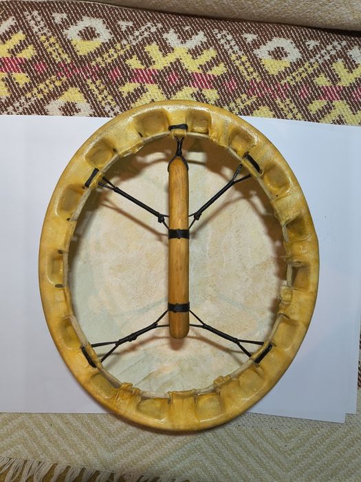 Овальний бубен ручної роботи