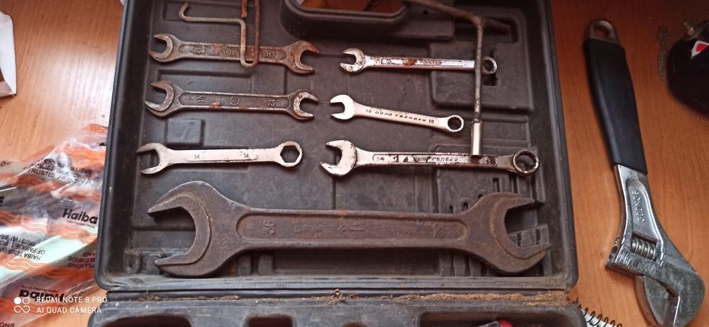 Продам:  ключи  разные  молотки труборезы