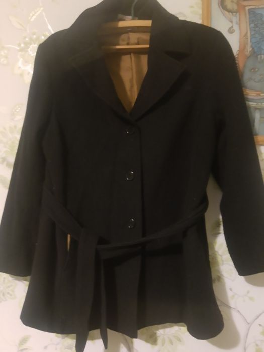 Продам ветровку.