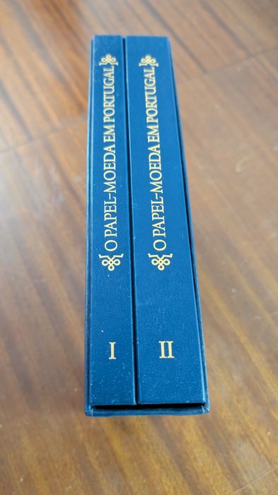 Vendo livro o papel moeda em Portugal, versão 2 volumes  1997