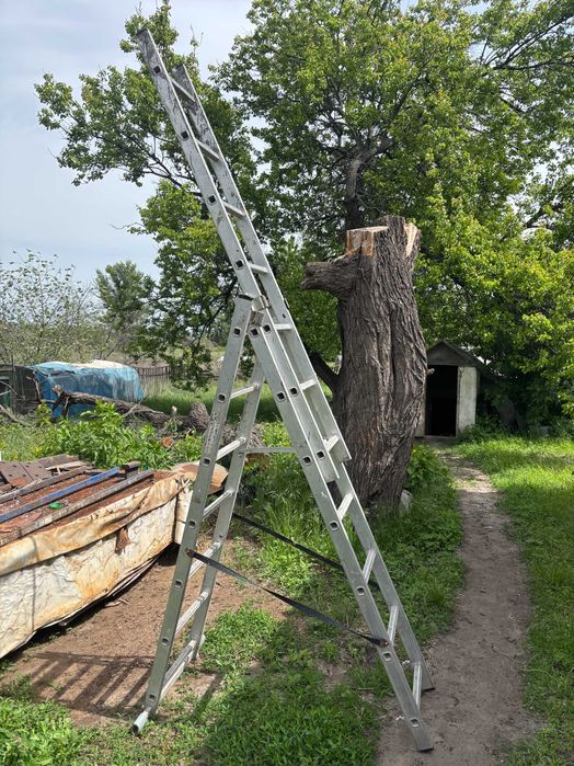 Лестницы, подмостья, вышка-тура на колесах в аренду, на прокат.