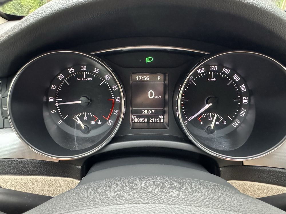 Skoda Superb 2.0 TDI Elegance DSG