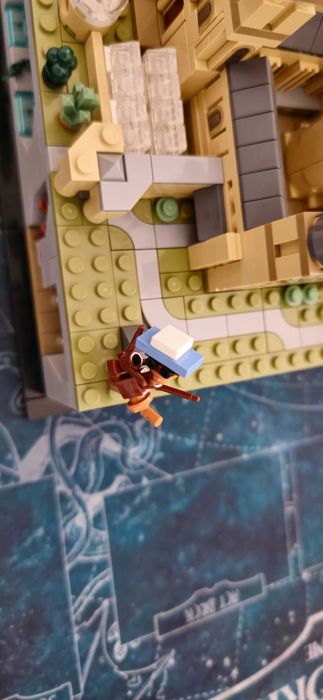 Lego Harry Potter Hogwarts Castle and Grounds