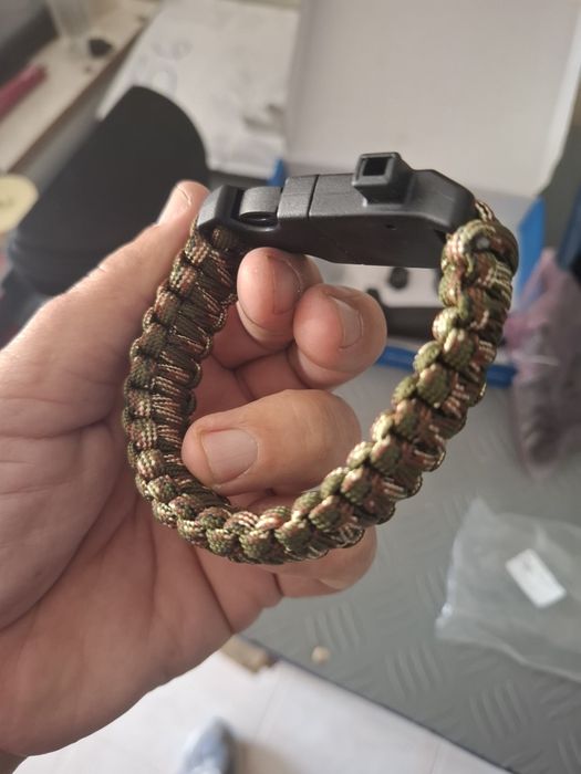 Pulseira sobrevivencia