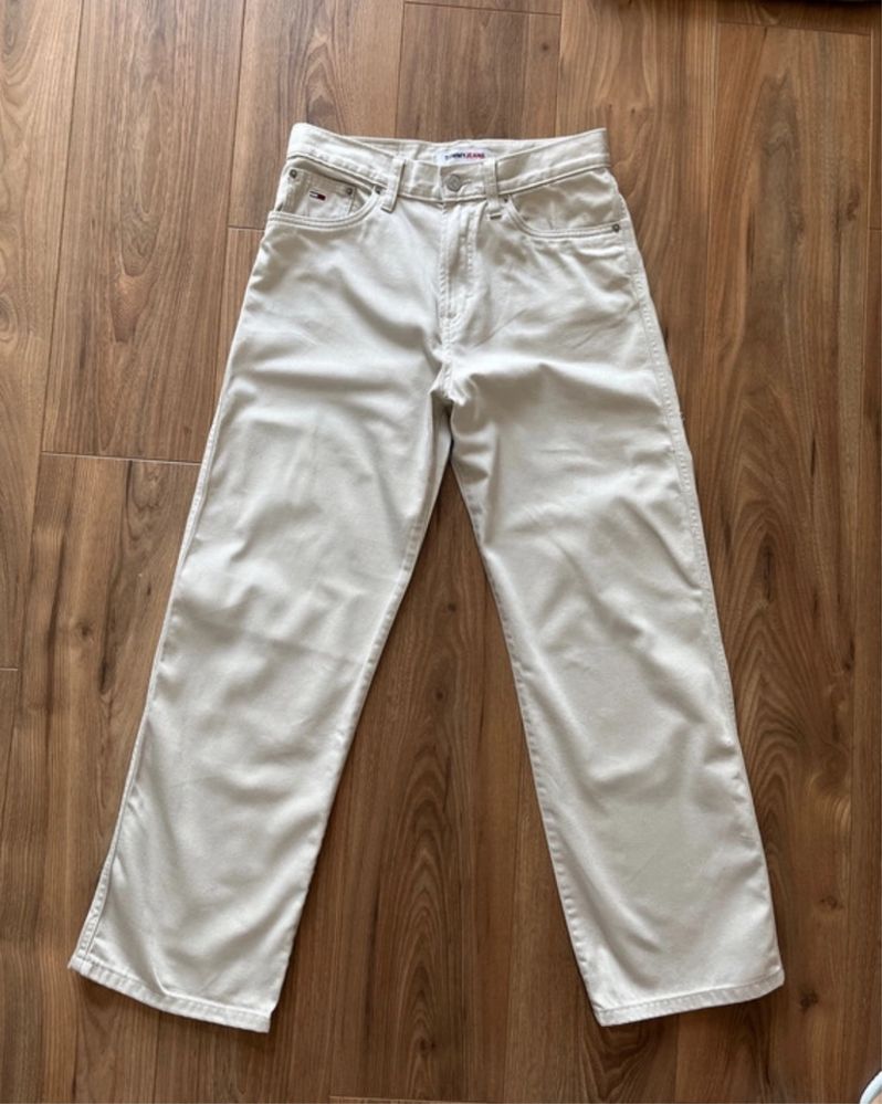 Jasne spodnie jeansowe Betsy z szerokimi nogawkami. Tommy Hilfiger