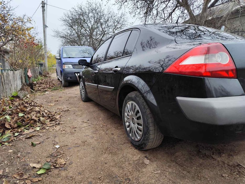 Рено Меган 2 сідан