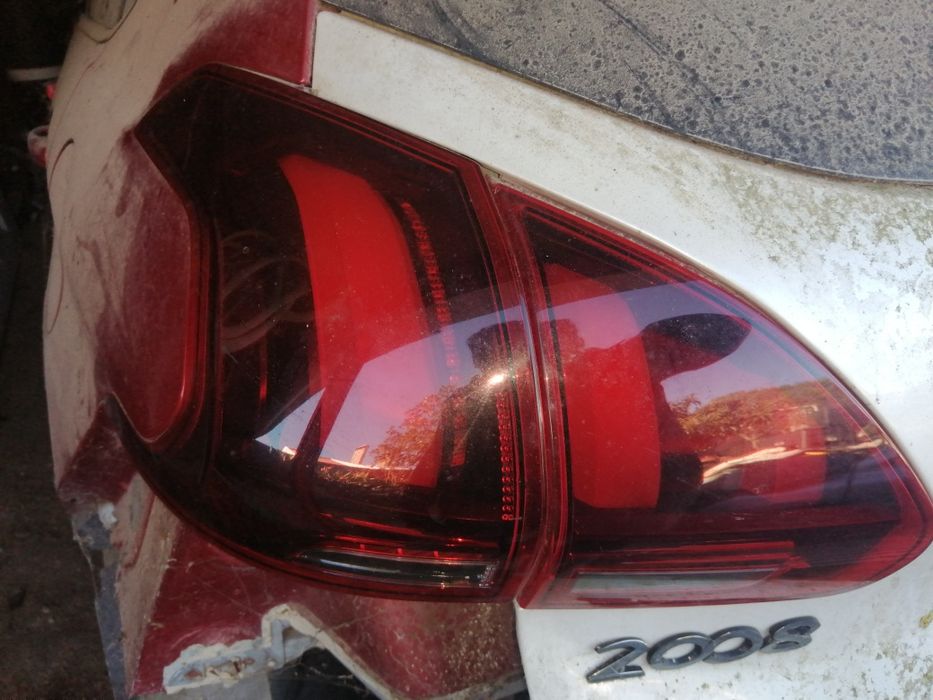 Farolim Peugeot 2008
