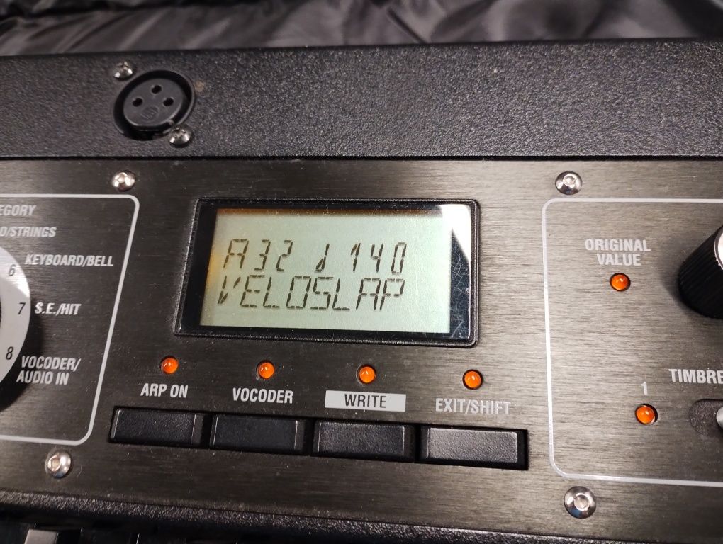 Korg Microkorg XL+ syntezator