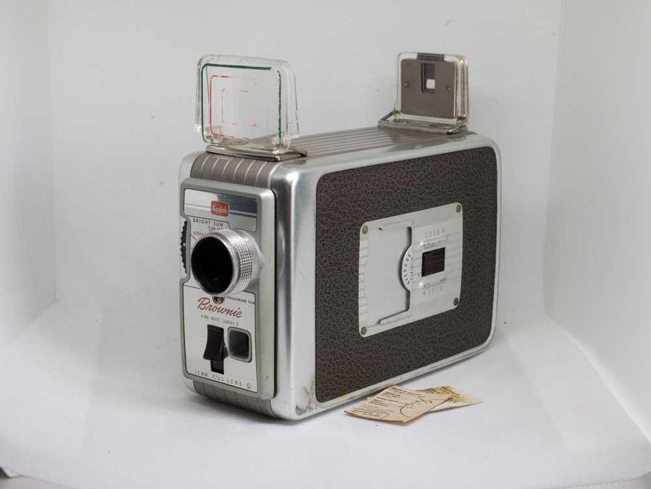 Máquina de filmar vintage Kodak Brownie  8mm Movie Camera II