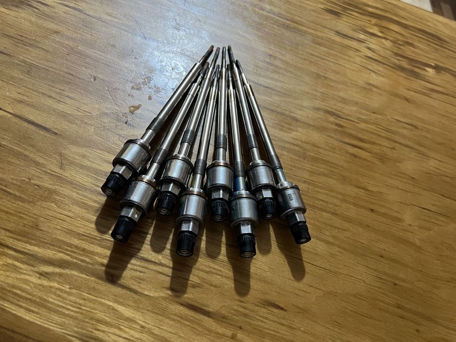 Свічка накалу з датчиком тиску Opel Insignia 2.0 AstraJ Zafira C свеча