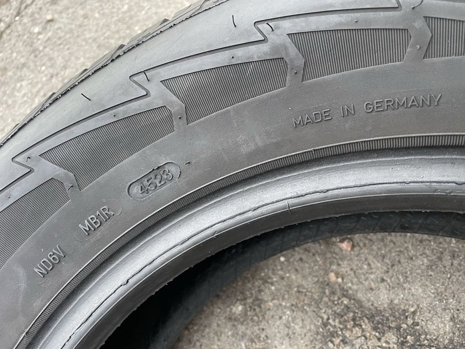 215/65 R16 Goodyear Ultra Grip Performance (Germany) 2шт.