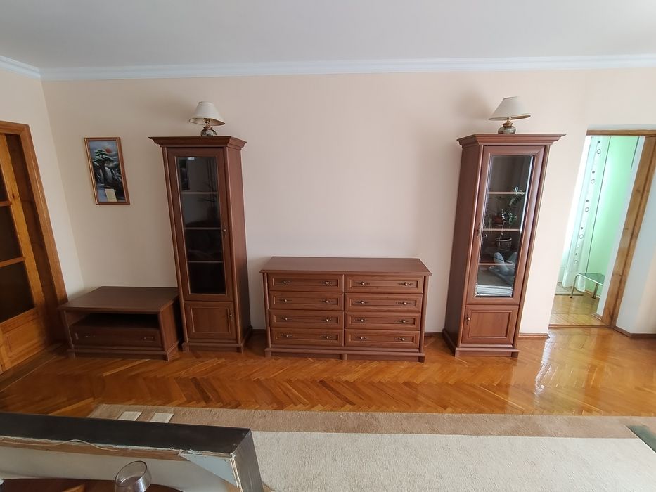 Продам меблі в вітальню