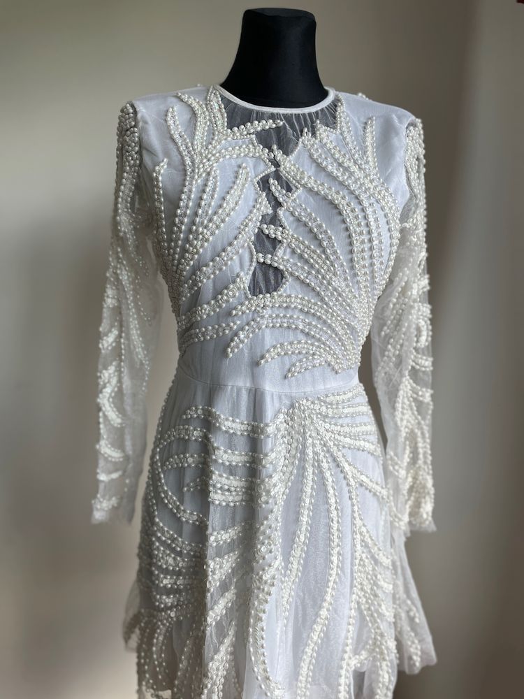 Asos luxe a star is born biała cekinowa sukienka mini 44 xxl 42 xl