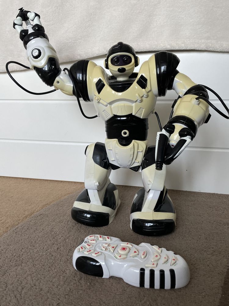 Большой Робот 37 см Robosapien Wowwee с пультом