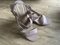 Eleganckie sandały na obcasie New Look – rozmiar 39