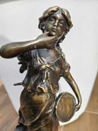 Rzeźba, figura z brązu antyk, sygnowana - Kobieta z tamburynem