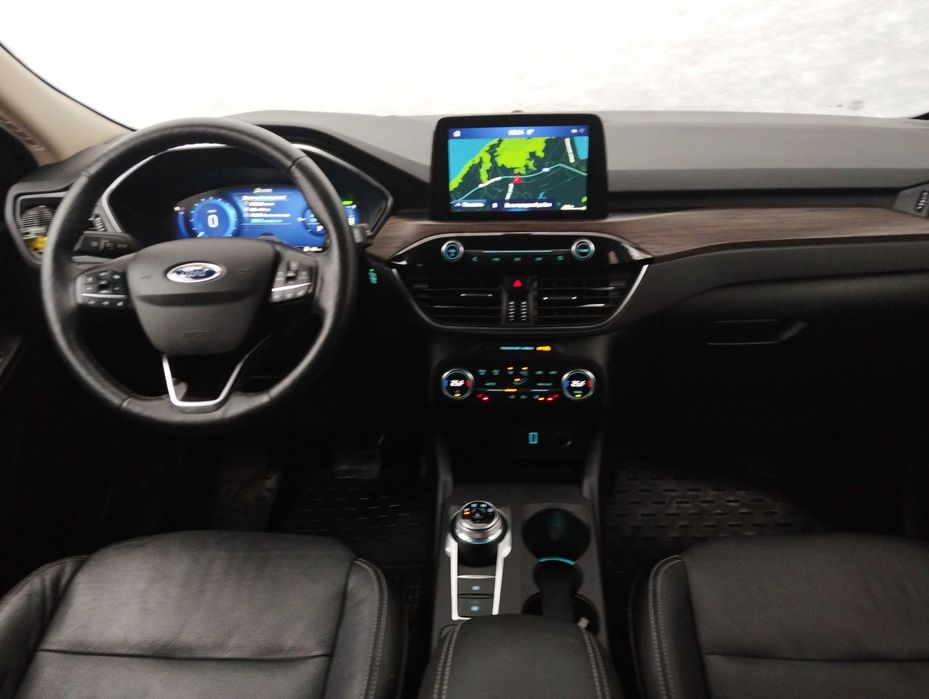 Ford Escape Titanium HYBRID 4wd  ( продаж обмін на житло Берегове)