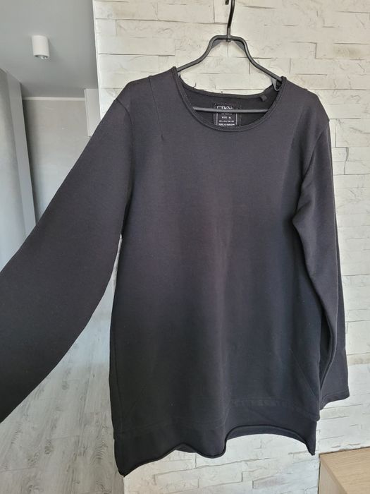 Czarna męska gładka dłuższa bluzka na długi rękaw New Yorker XL