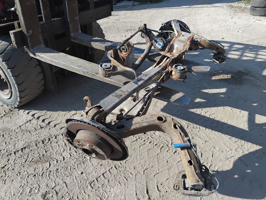 Zawieszenie tyl tylne belka wahacz piasta Bmw 3 E46
