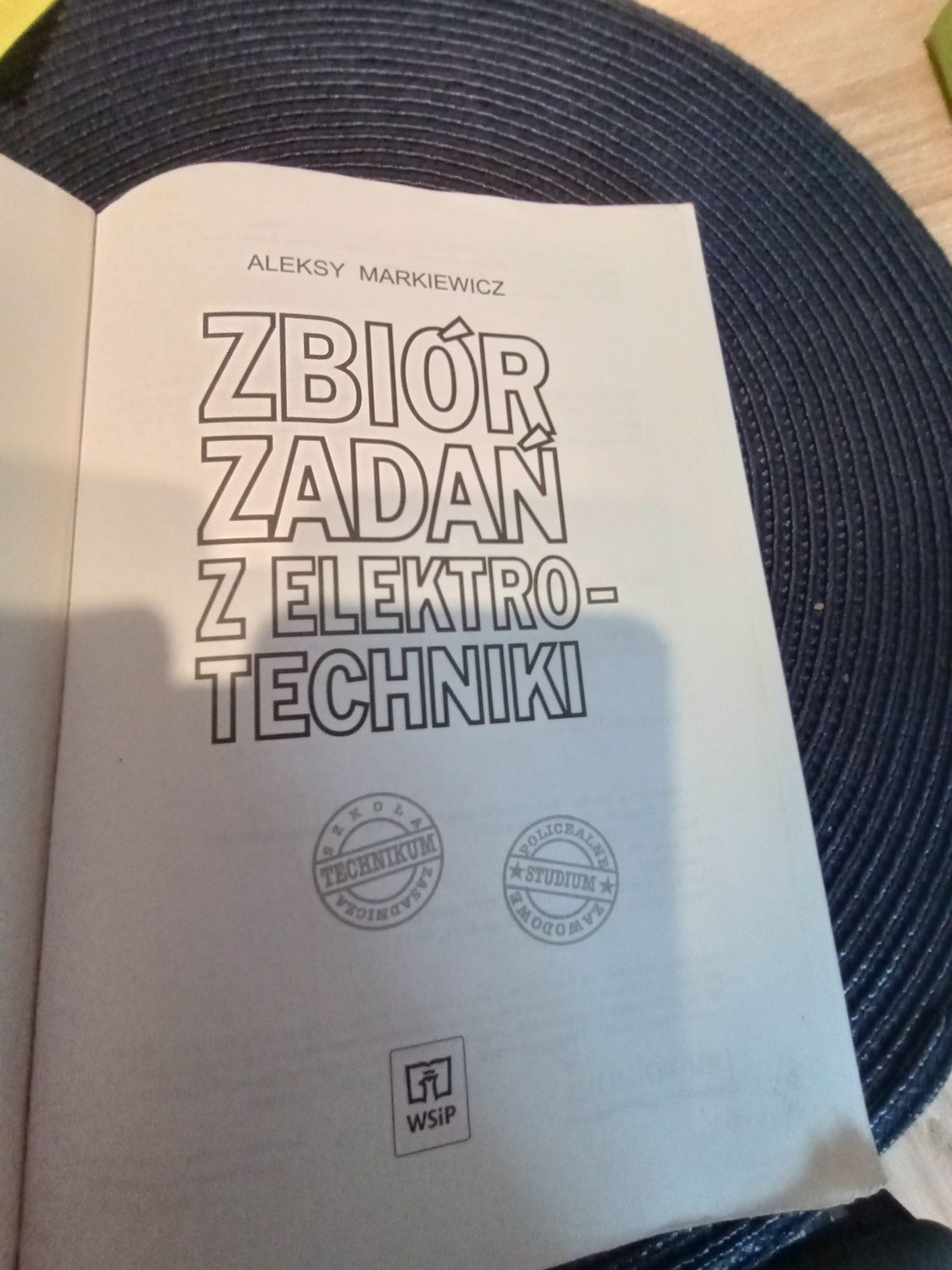 Zbiór zadań z elektrotechniki A.Markiewicz