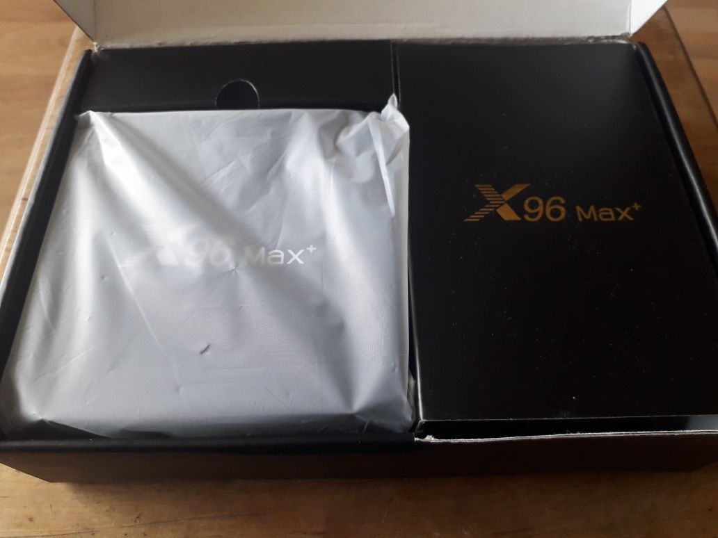 X96max+ 4/32gb андроид приставка.