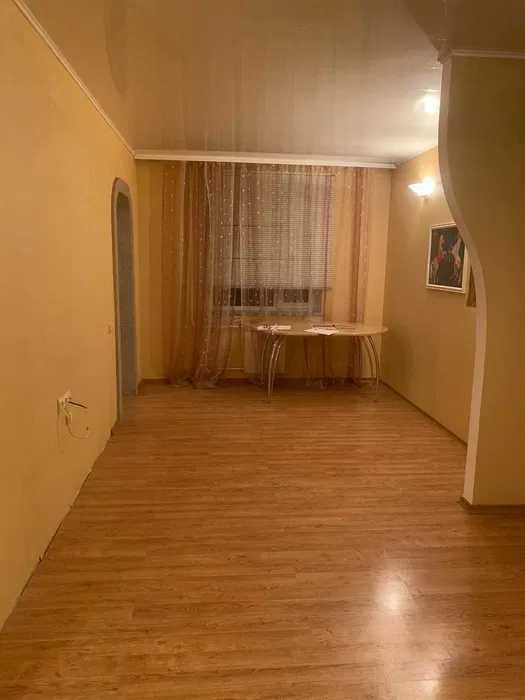 Продам квартиру 4+1! Лівий берег, 11 район!