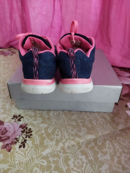 Кросівки жіночі SKECHERS