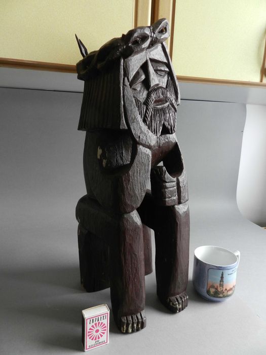 duża drewniana figura Chrystus Frasobliwy do kapliczki , sygnowany,