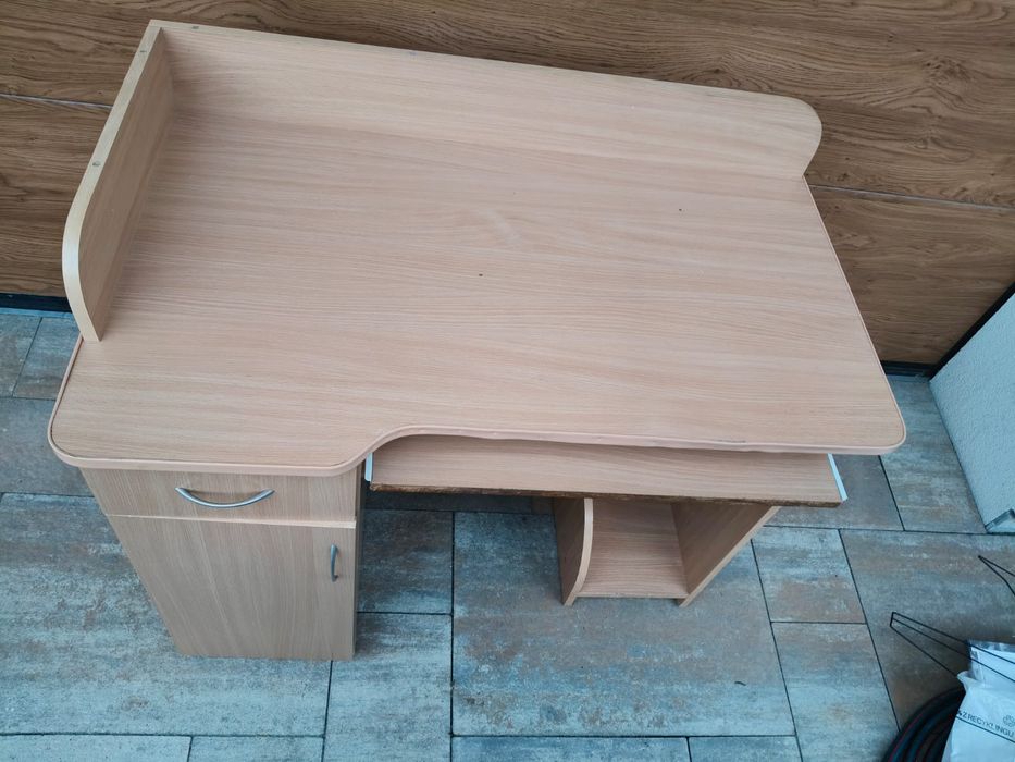 Biurko szkolne po komputer