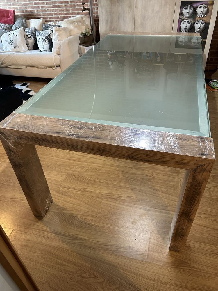 Mesa de jantar em vidro e madeira 221x105
