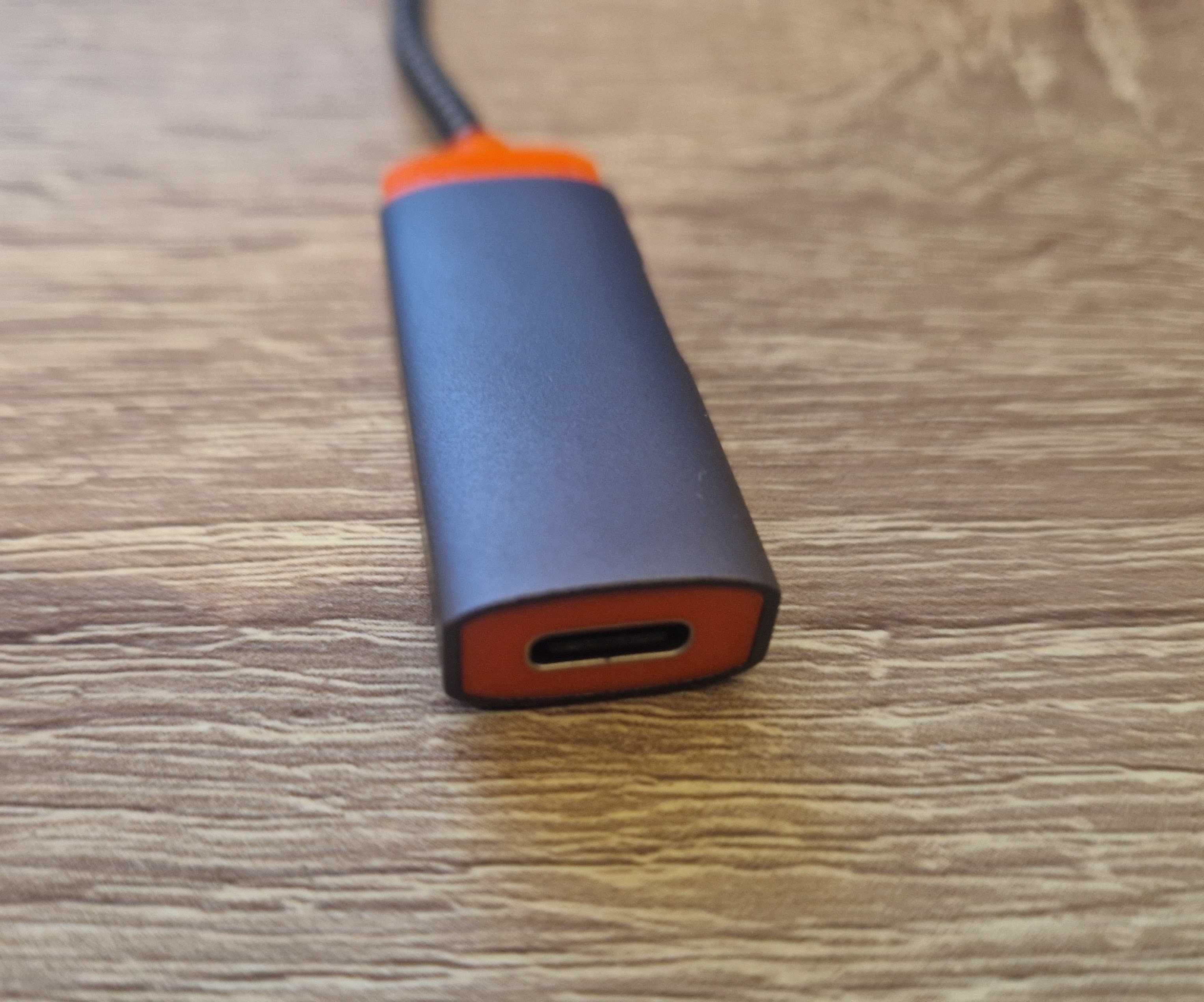 Adapter USB-C x2 - Mcdodo - ładowanie