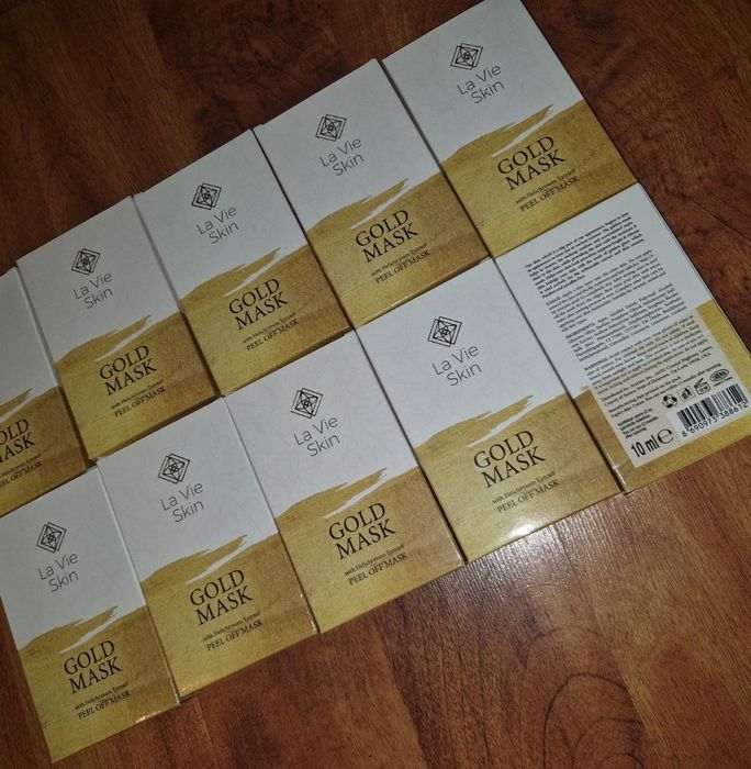 Maseczki do twarzy ze złotem. Zestaw 10 sztuk