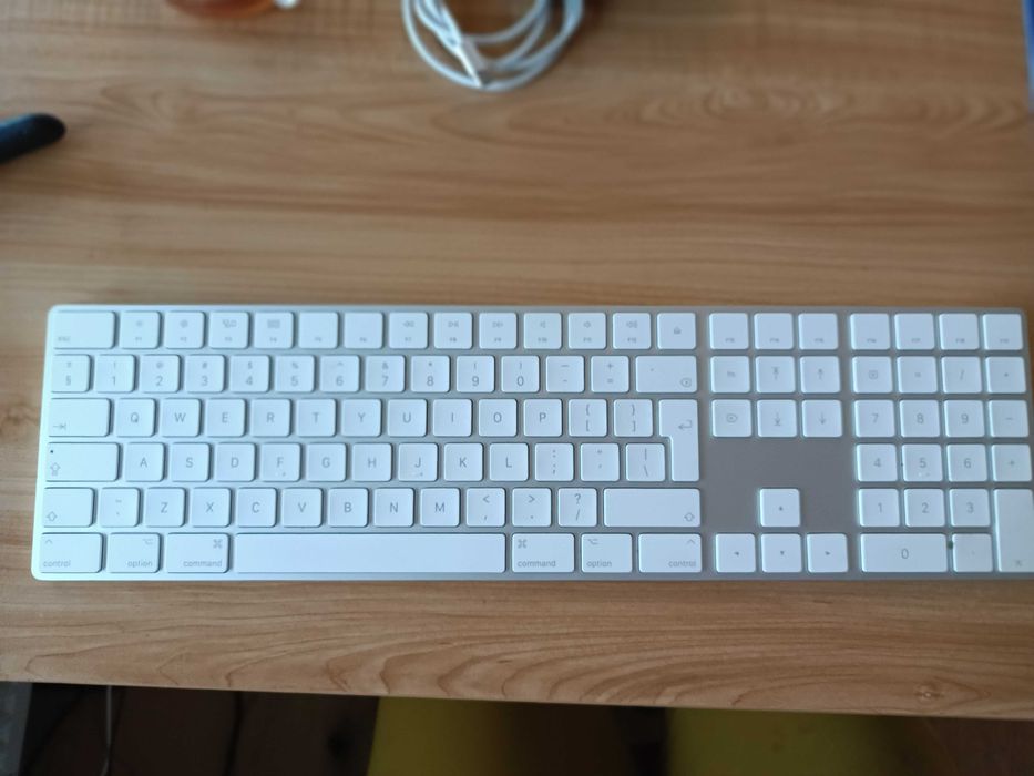 Klawiatura Apple z układem numerycznym polska