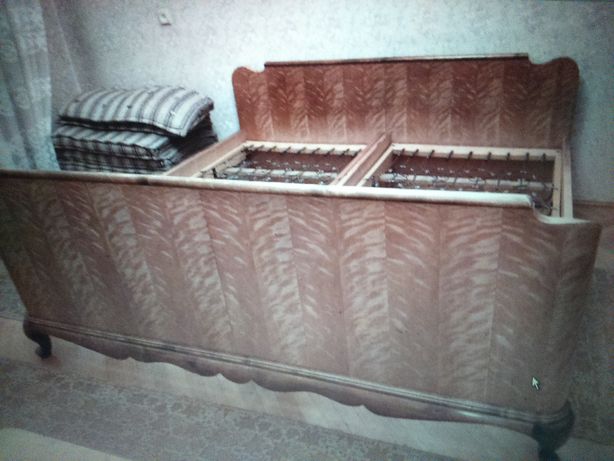 stare drewniane łóżko PRL