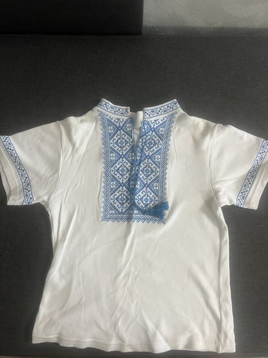 Вишиванка на 9-10 років б/у