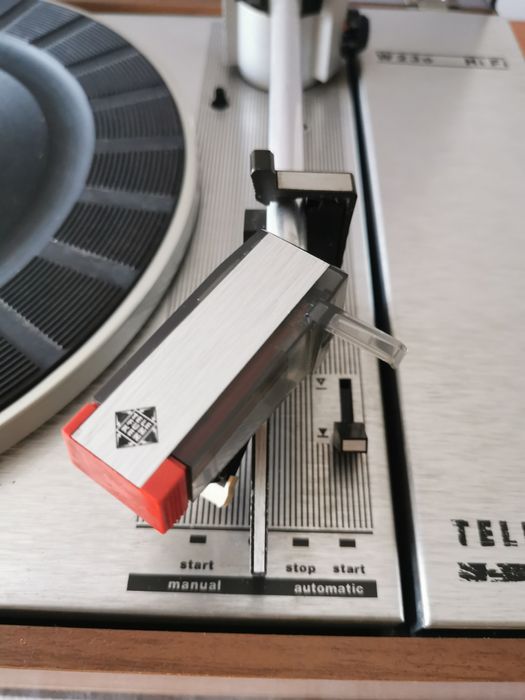Gira-discos Telefunken W 230 HiFi