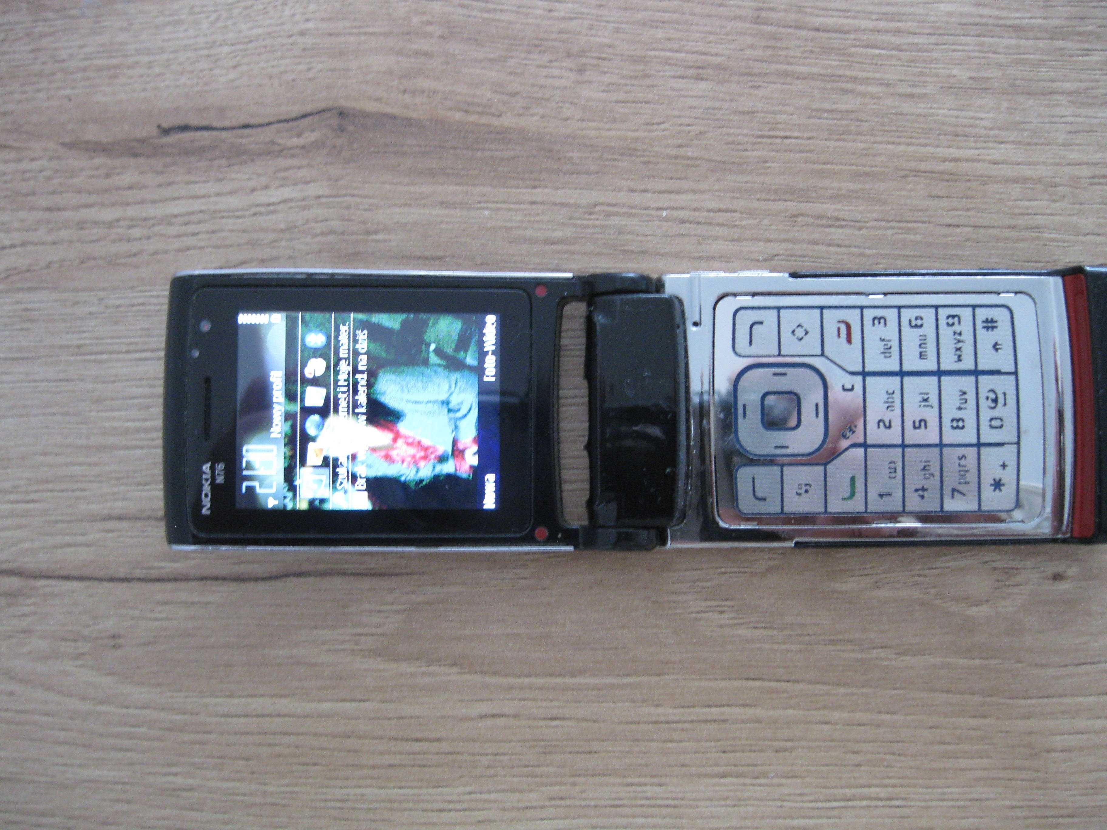Telefon Nokia N76