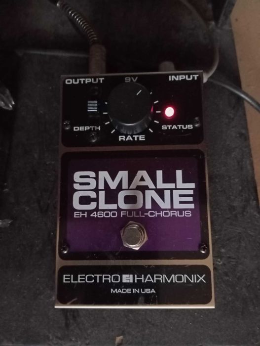 Electro-Harmonix Small Clone EH4600 Pedal efeito Chorus 90's