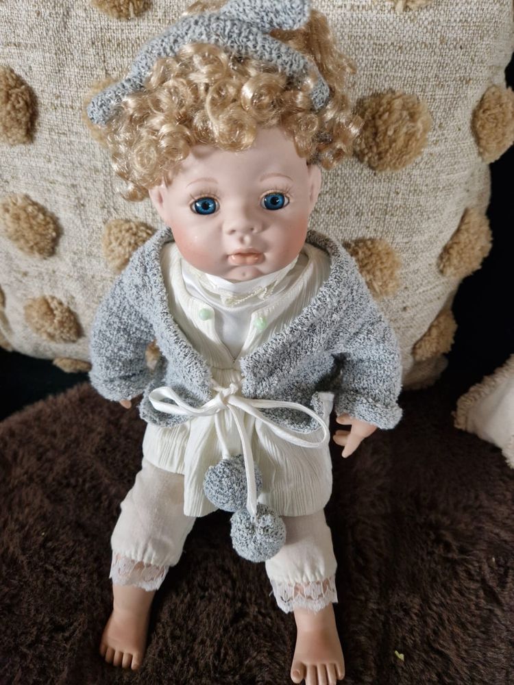 Lalka wykonana z porcelany
