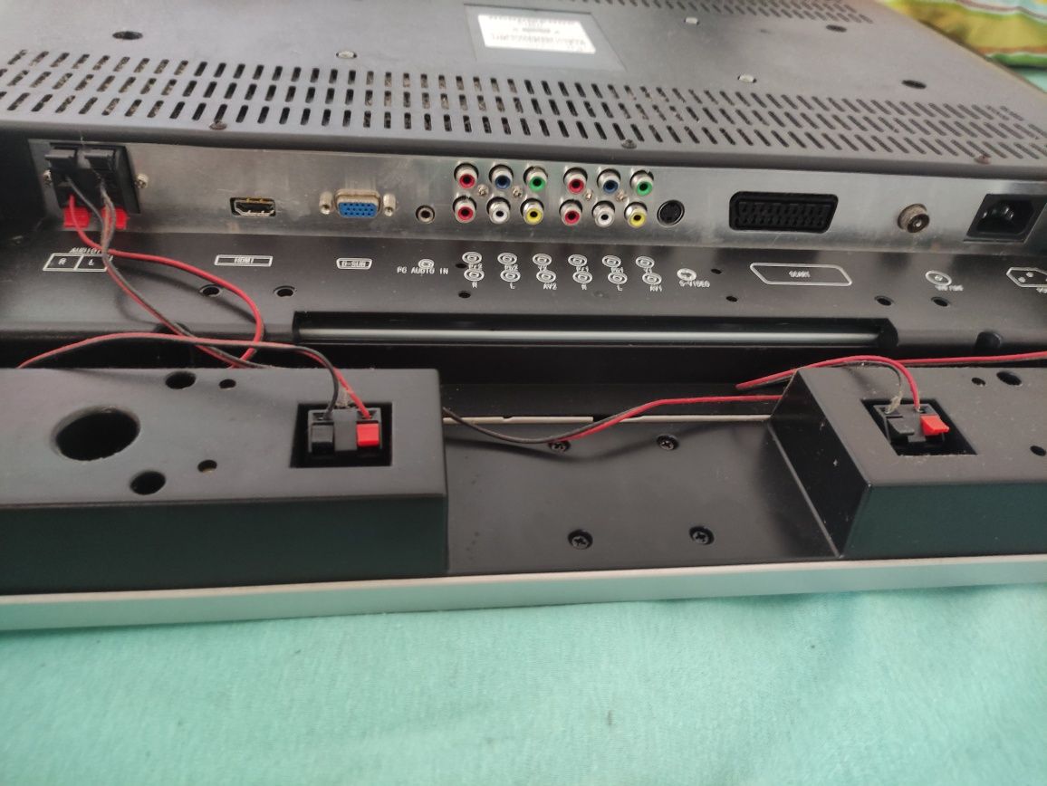 TV LCD Nordmende 32" a funcionar em pleno