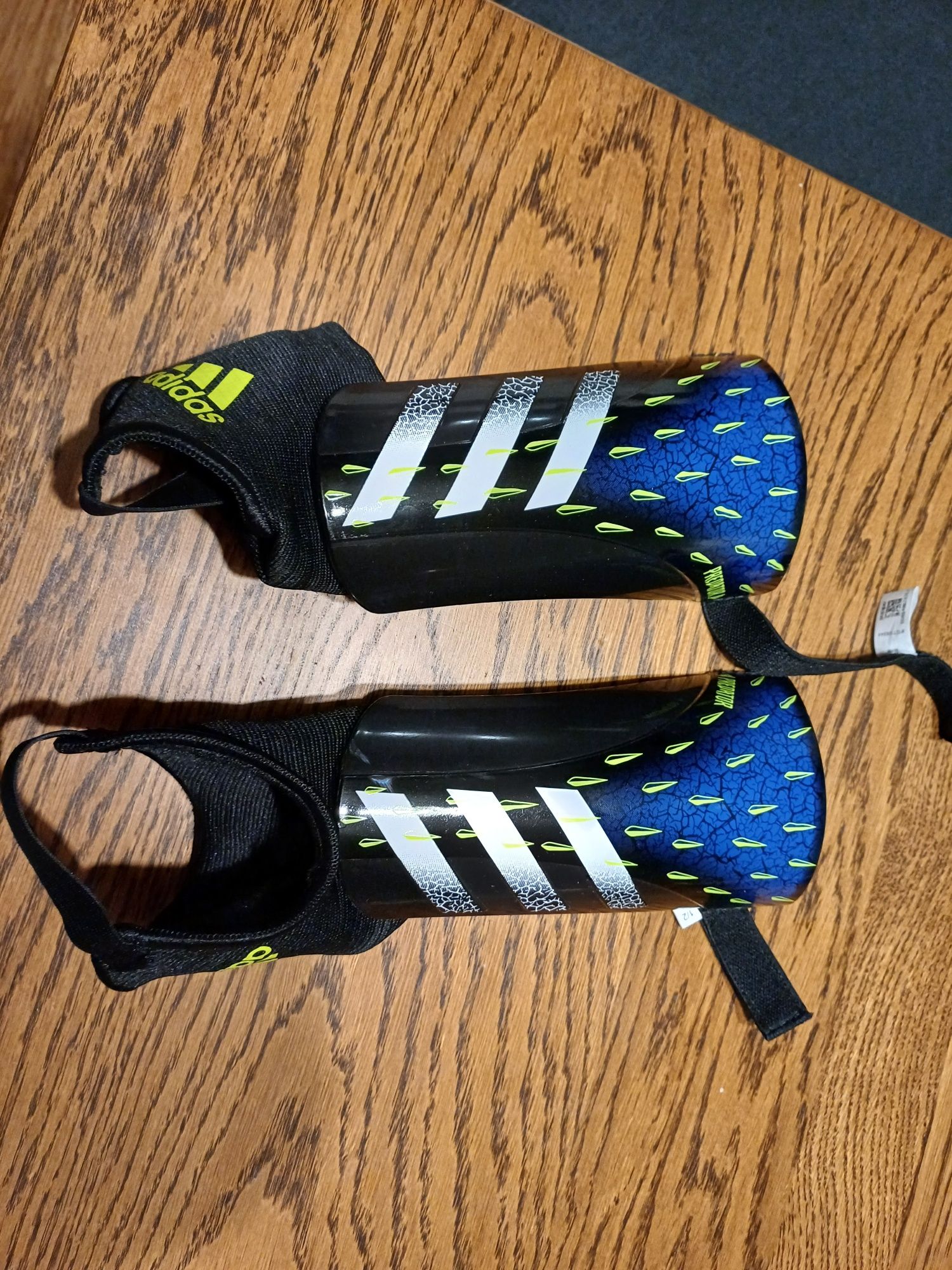 Ochraniacze Adidas Predator