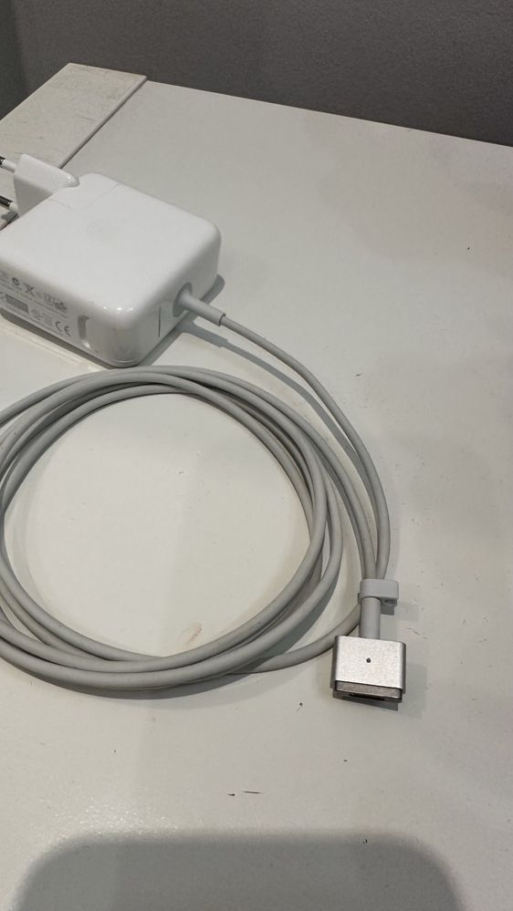 Nowa Ładowarka Apple MagSafe 2 45W uszkodzona