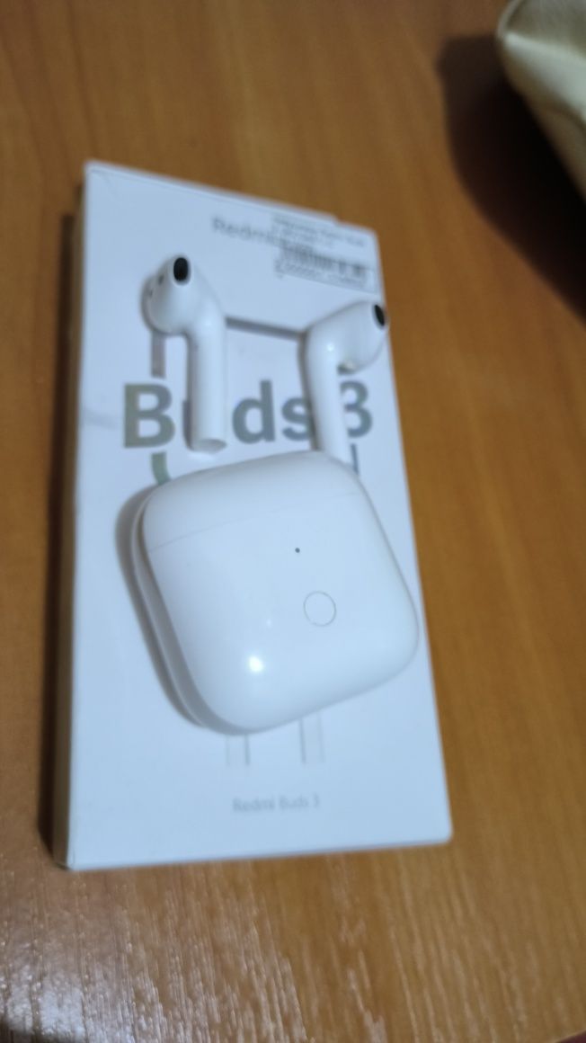 Redmi buts 3 White