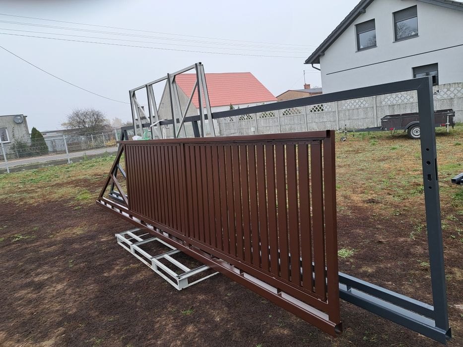 Montaż  ogrodzenie panelowe ,furtka, brama